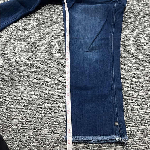 Guess | Distressed Cut Off Jeans - Picture 5 of 13